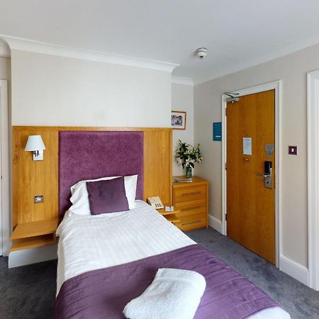 The Chequers Hotel Newbury  Esterno foto