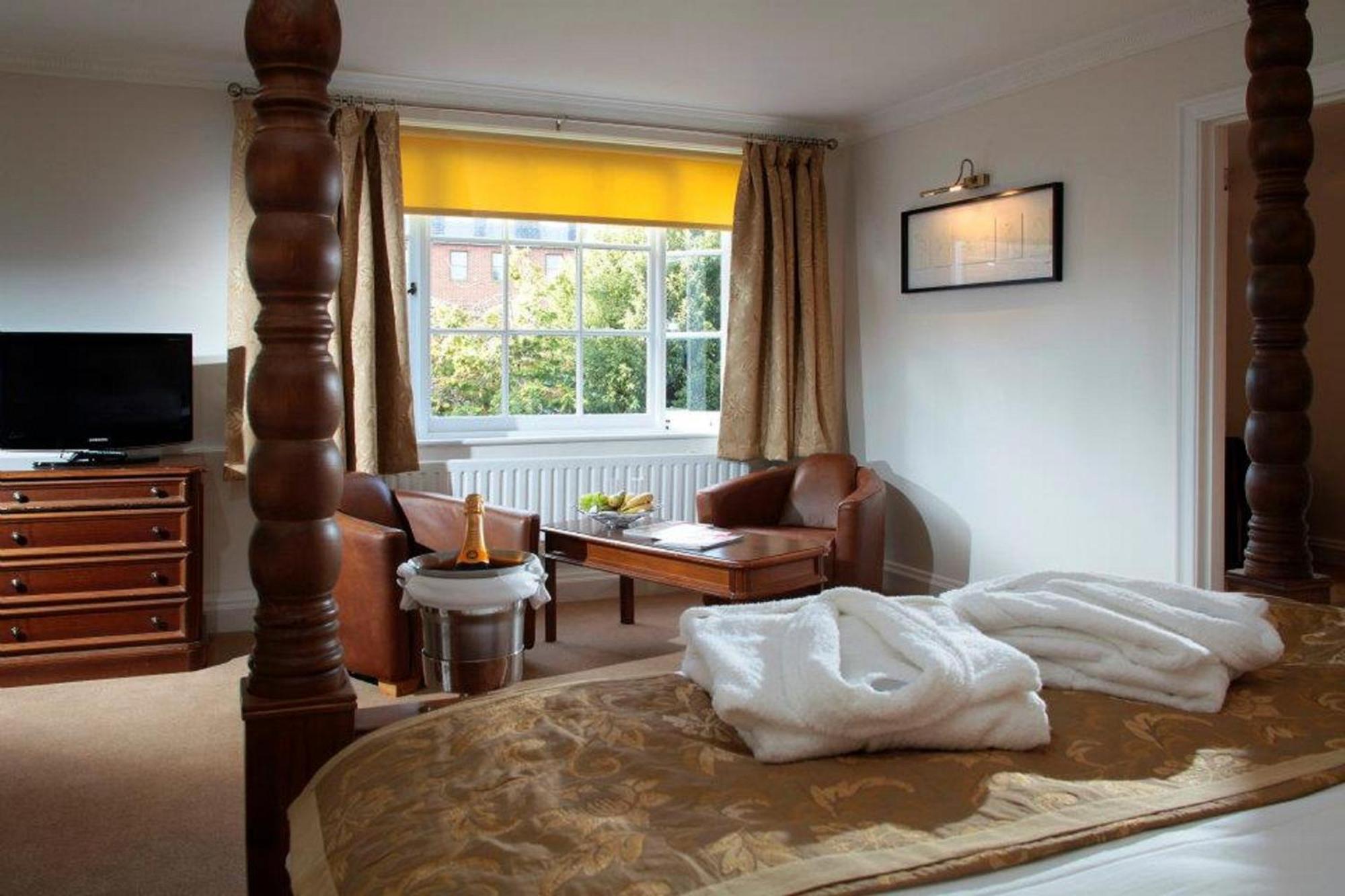 The Chequers Hotel Newbury  Esterno foto