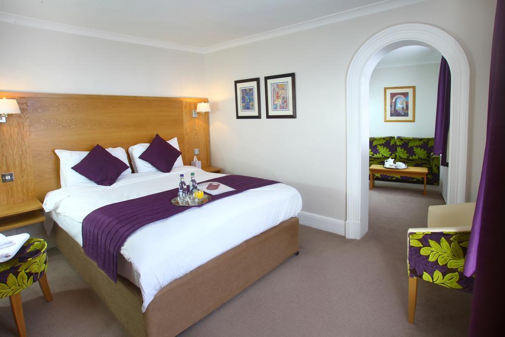 The Chequers Hotel Newbury  Esterno foto