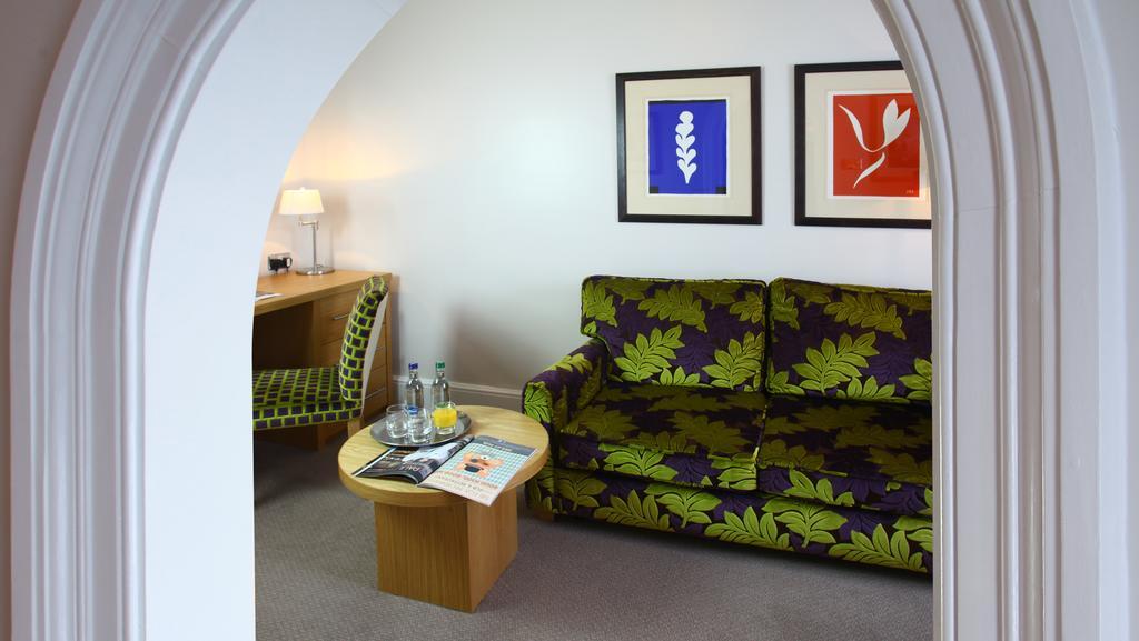 The Chequers Hotel Newbury  Esterno foto