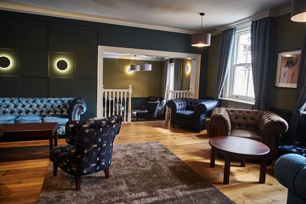 The Chequers Hotel Newbury  Esterno foto