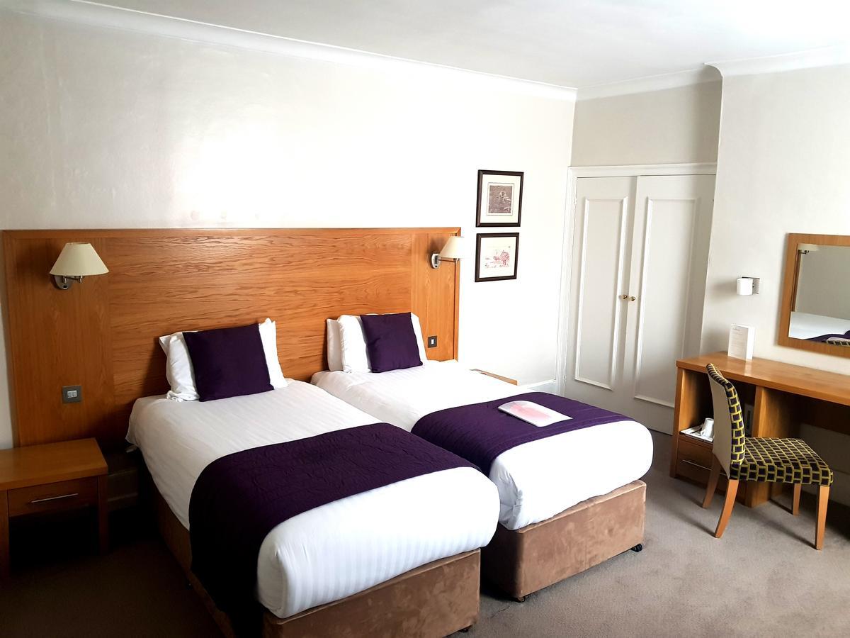 The Chequers Hotel Newbury  Esterno foto